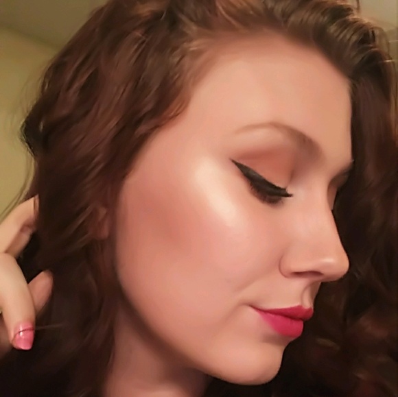 Meet your Posher, Holley - Picture 1 of 1